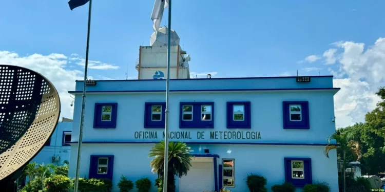 Vaguada y onda tropical provocarán aguaceros y tronadas en gran parte del país, según Indomet