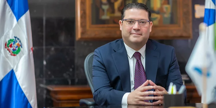 Eduardo Sanz Lovatón confirma que aspirará a la Presidencia de la República para 2028