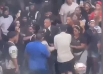 Hombre que actuó con agentes de Migración en tienda china de la Duarte no era fiscal