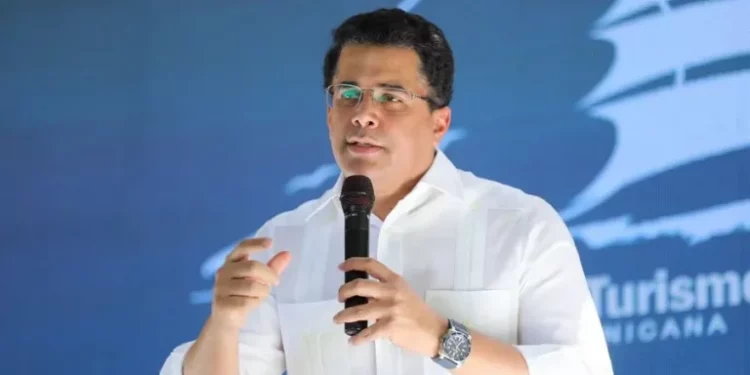 Ministro de Turismo anuncia entrega del nuevo malecón de Haina esta semana