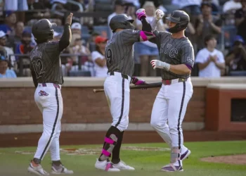 Alonso y Nimmo impulsan a los Mets sobre los Yankees, que pierden su sexto en línea