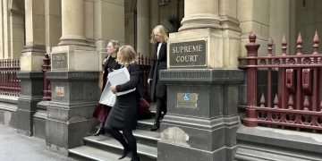 Abogado australiano se disculpa por dar argumentos falsos generados por AI en caso de asesinato