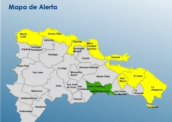 COE eleva alerta por huracán Erin: oleaje peligroso y lluvias intensas en la costa norte