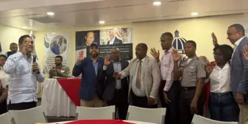 Kelvin Cruz juramenta a José Luis Mendoza