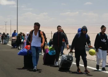 Migrantes indocumentados quedan varados en el desierto en su afán por salir de Chile
