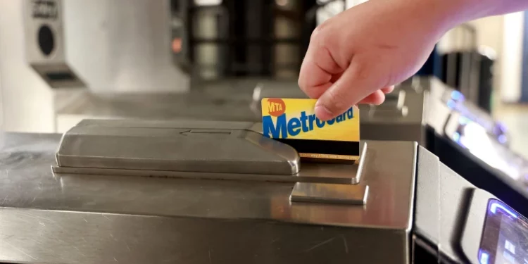 El metro de Nueva York pone fin a la era de la MetroCard y adopta el pago sin contacto