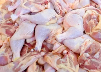 Ministro de Agricultura desmiente escasez de pollo: “Hay suficiente”