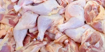 Ministro de Agricultura desmiente escasez de pollo: “Hay suficiente”