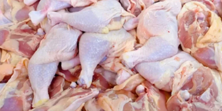 Ministro de Agricultura desmiente escasez de pollo: “Hay suficiente”