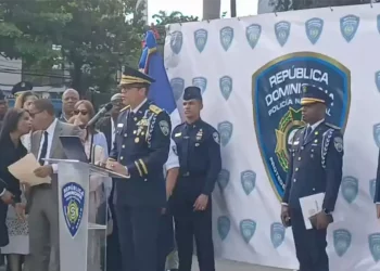 Nuevo director policial a Peralta Guzmán: "Comandante, vaya sin miedo; recibo el timón con compromiso"