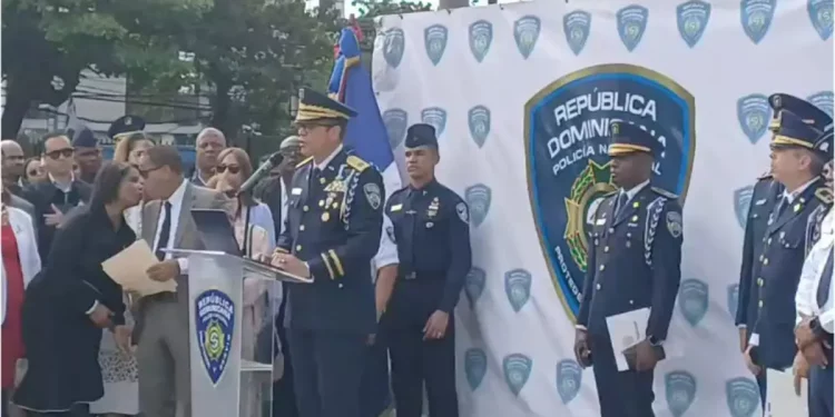 Nuevo director policial a Peralta Guzmán: "Comandante, vaya sin miedo; recibo el timón con compromiso"