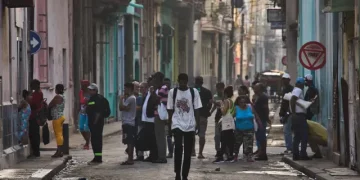 Cuba cree que sería "ingenuo" no "prepararse" para una intervención militar de EEUU