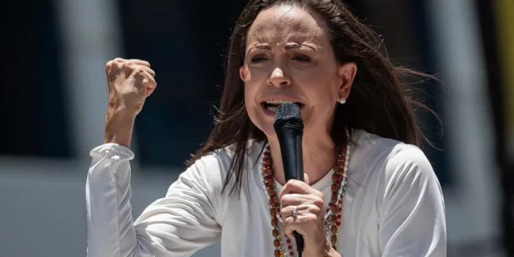 María Corina Machado recorrerá Venezuela al llegar al país, dice su partido