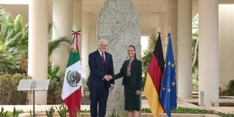 Sheinbaum recibe al presidente de Alemania en México para tratar sobre la inversión y el comercio