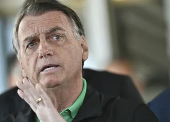 Bolsonaro es trasladado a un hospital tras sentirse mal en la cárcel