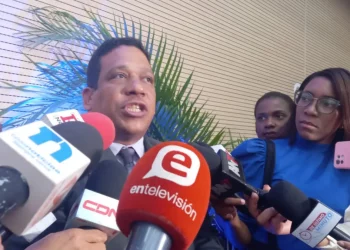 Pimentel aclara proceso del INABIE y afirma que licitación cumplía la normativa