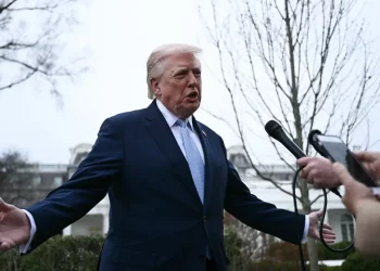 Trump pospone ataques contra Irán tras conversaciones "muy buenas" con Teherán