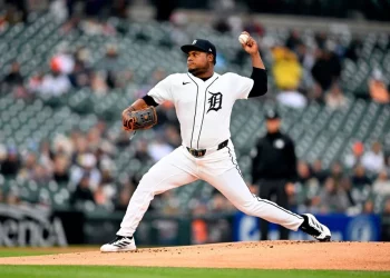 Framber Valdez es suspendido por seis partidos tras golpear a Trevor Story con lanzamiento