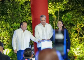 Presidente Abinader y alcaldesa Carolina Mejía inauguran el “Paseo 30 de Mayo”