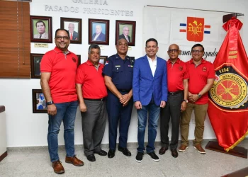 Proindustria realiza aporte al Patronato del Cuerpo de Bomberos de Santiago y reafirma respaldo al sector