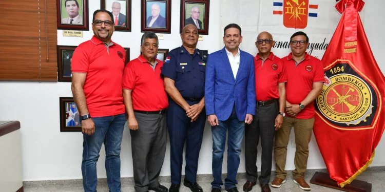 Proindustria realiza aporte al Patronato del Cuerpo de Bomberos de Santiago y reafirma respaldo al sector