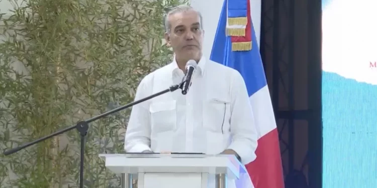 Presidente Abinader exige justicia y califica de "animal" a agente que mató a un joven en Herrera