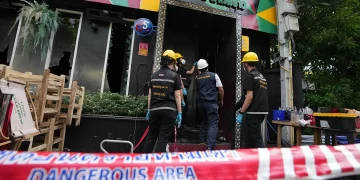 Fuego en Bangkok causó 27 muertes