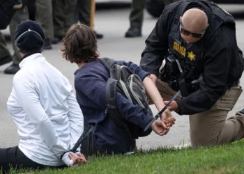ICE arrestó a 10,000 migrantes en cinco días al final de junio