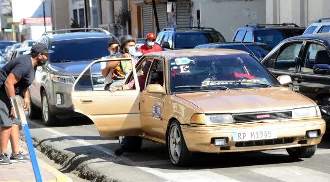 Ahora son 36 las rutas de Santiago que aumentaron el precio del pasaje