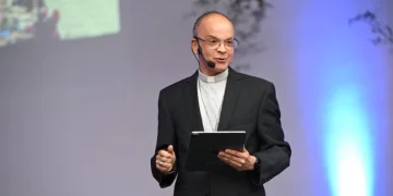 Episcopado llama ejercer periodismo ético ante auge inteligencia artificial
