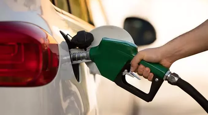 Gobierno baja precios de los combustibles RD$5.00 gasolina RD$3.00 gasoil