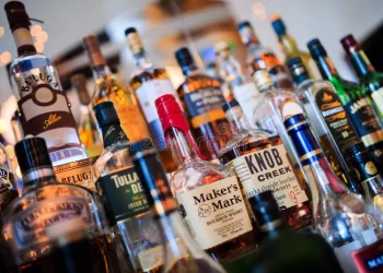TC declara inconstitucional el decreto que limita el horario de venta de bebidas alcohólicas