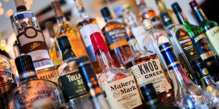 TC declara inconstitucional el decreto que limita el horario de venta de bebidas alcohólicas