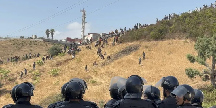 Marruecos eleva a 148 los migrantes interceptados cerca de la frontera con Ceuta