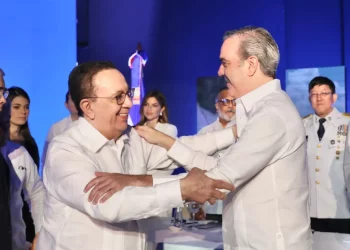 Valdez Albizu continuará al frente del Banco Central