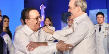 Valdez Albizu continuará al frente del Banco Central