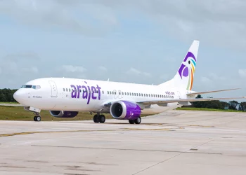 Arajet supera los 100 mil pasajeros entre Newark y RD en 2026; anuncia una cuarta frecuencia