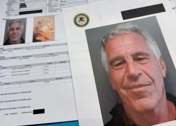 Investigación sobre Epstein revela informes de conducta sexual inapropiada en escuela de Michigan