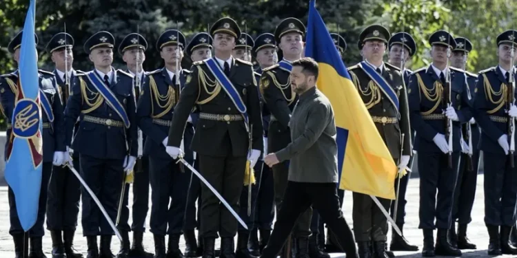 Zelenski afirma en el Día de la Independencia que Ucrania “no es una víctima, sino un guerrero”