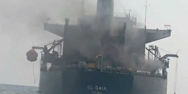 Irán ataca un buque petrolero en Ormuz