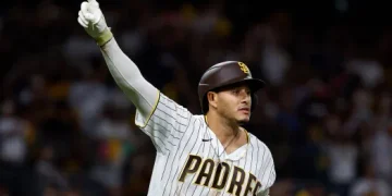 Machado da Hr. 30, Padres vencen a D-backs y serán locales en la serie de comodines