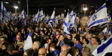 Natanyahu enfrenta negociaciones difíciles tras perder la mayoría parlamentaria