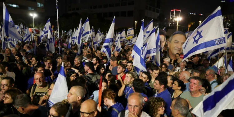 Natanyahu enfrenta negociaciones difíciles tras perder la mayoría parlamentaria