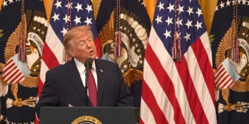 El 51 % de los votantes latinos en EE.UU. apoya a los demócratas y 74 % desaprueba a Trump