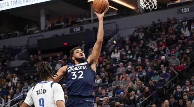 Karl Towns conduce triunfo de Minnesota sobre Dallas