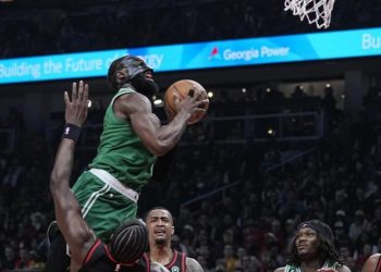 Celtics se imponen a Hawks y van frente a Sixers, Horford anota 10 con 12 rebotes