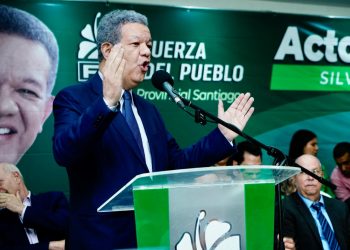 Silvio Duran se juramentó en la Fuerza del Pueblo