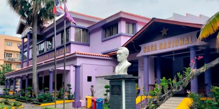 Comité central del PLD continúa en desbandada