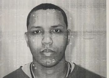 Mujer entrega a su hijo acusado de asesinato que se fugó de la cárcel Rafey