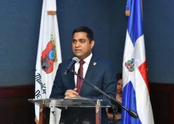 Fedomu pide convocar a regidores que cobran y residen fuera de RD